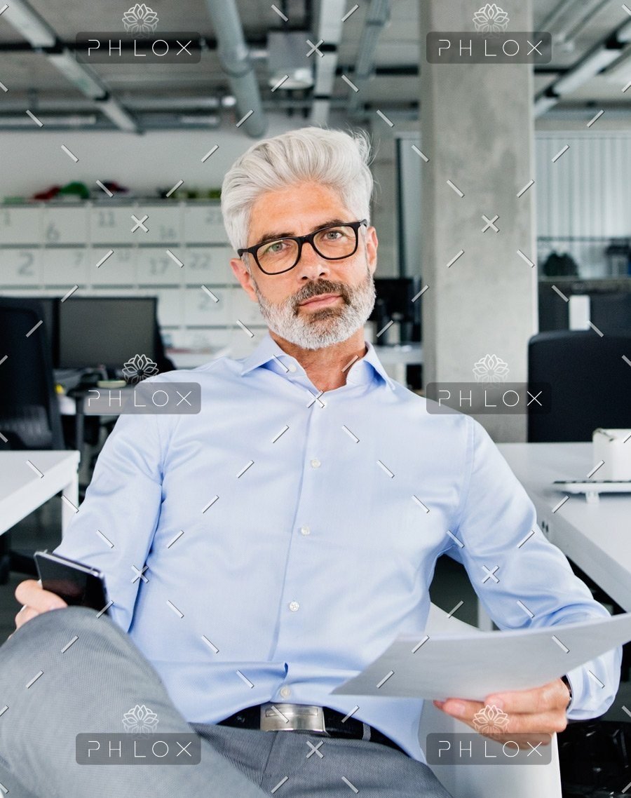 demo-attachment-11-two-business-people-in-the-office-working-PSUQY8T